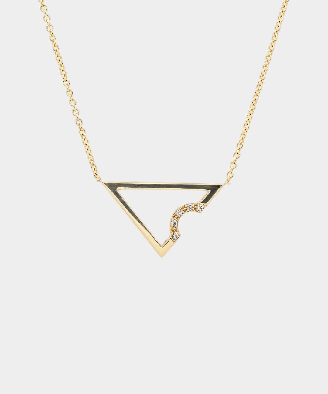 delta-shaped necklace 
